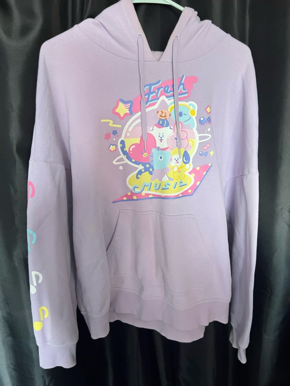 Hot Topic Bt21 Hoodie Large